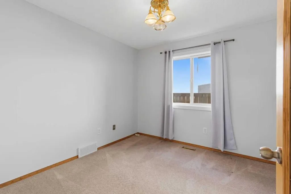 58 Mountain Park Drive SE Calgary AB T2Z 1P4