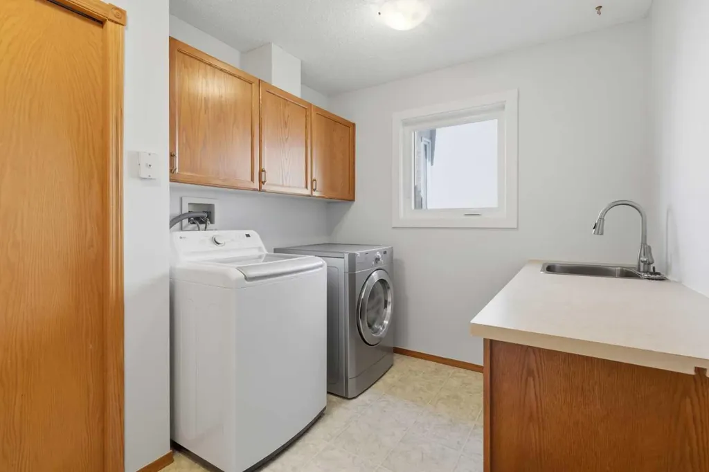 58 Mountain Park Drive SE Calgary AB T2Z 1P4