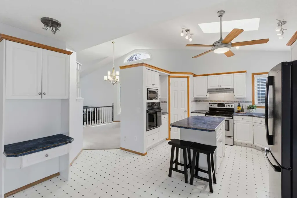 58 Mountain Park Drive SE Calgary AB T2Z 1P4