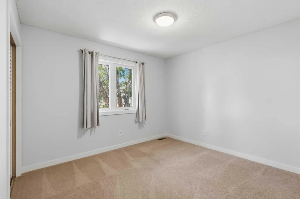 58 Mountain Park Drive SE Calgary AB T2Z 1P4