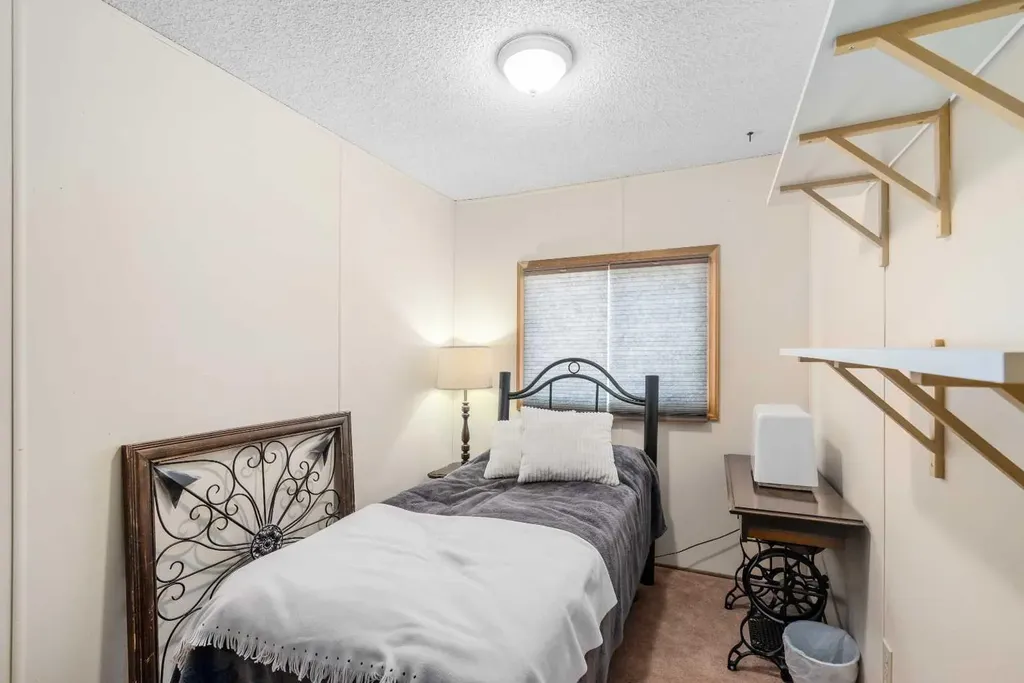 101 Burroughs Place NE Calgary AB T1Y 6K5