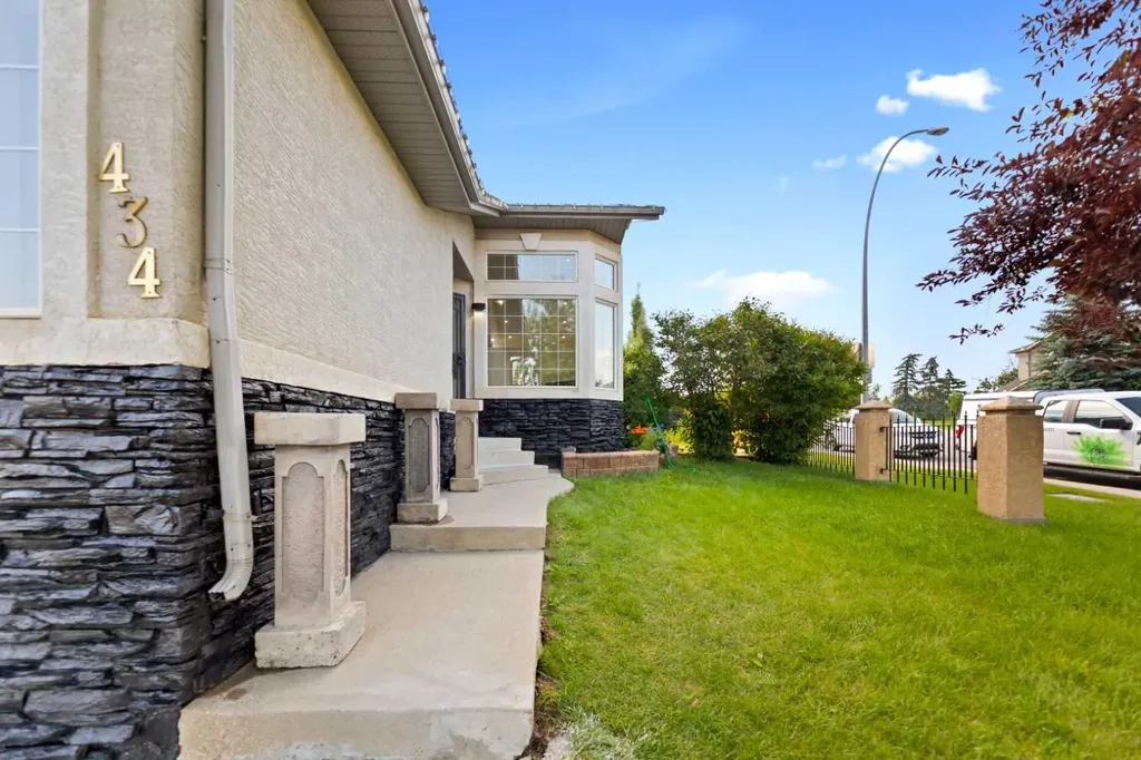 434 Harvest Grove Place NE Calgary AB T3K 4T8