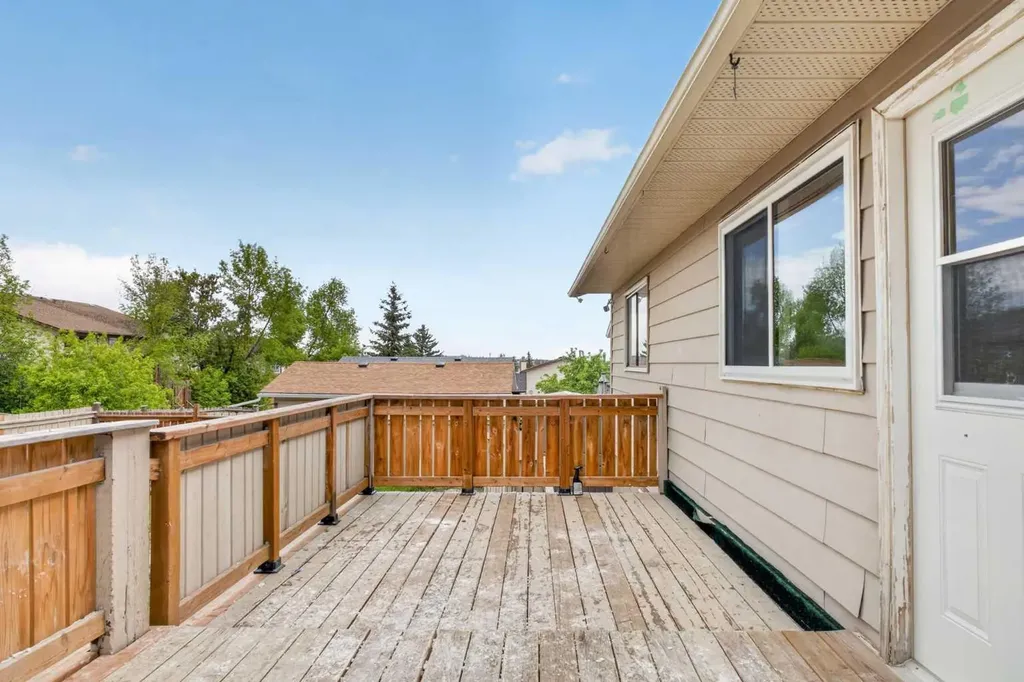 304 Beddington Circle NE Calgary AB T3K 1K7