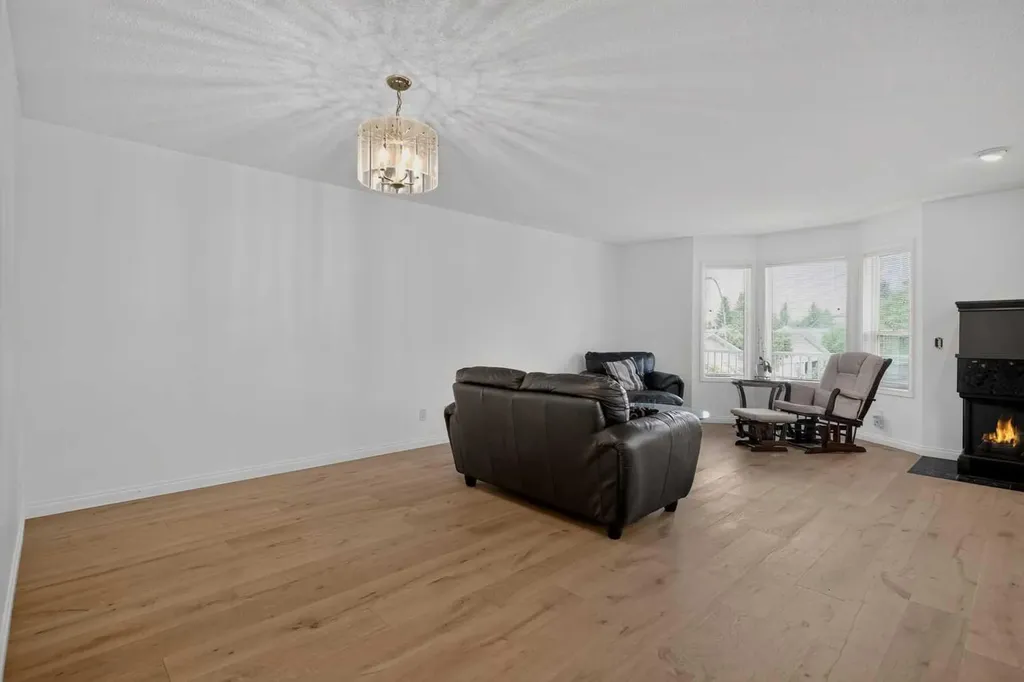 72 Sierra Morena Green SW Calgary AB T3H 3E5