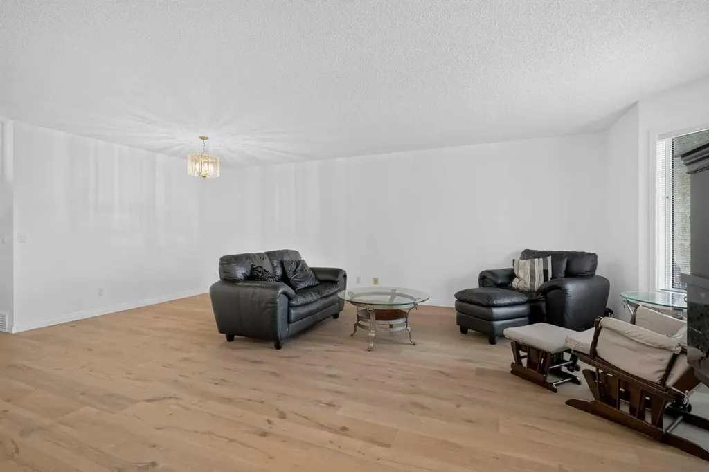 72 Sierra Morena Green SW Calgary AB T3H 3E5