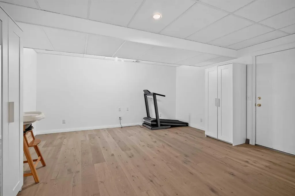 72 Sierra Morena Green SW Calgary AB T3H 3E5