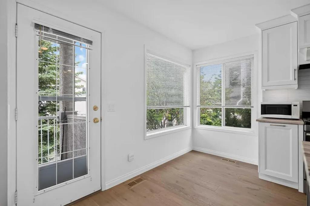 72 Sierra Morena Green SW Calgary AB T3H 3E5