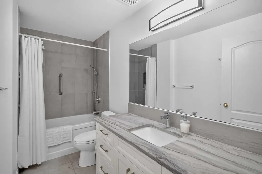 72 Sierra Morena Green SW Calgary AB T3H 3E5