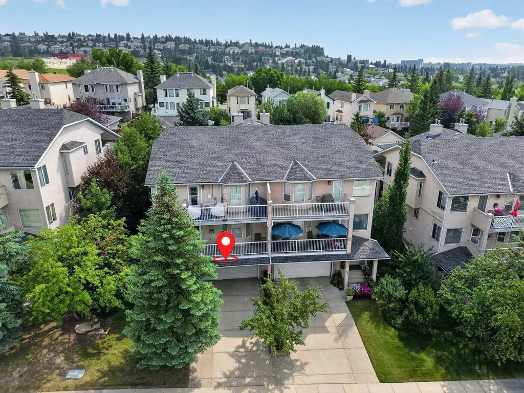 72 Sierra Morena Green SW Calgary AB T3H 3E5