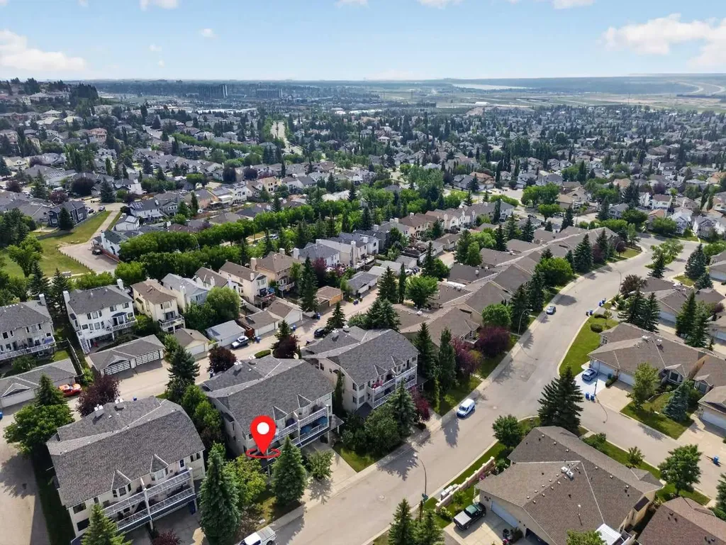 72 Sierra Morena Green SW Calgary AB T3H 3E5