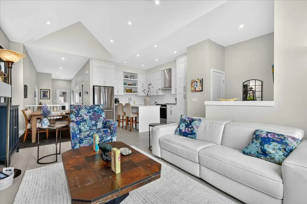 1066 Creekside Boulevard SW Calgary AB T2X 5K6