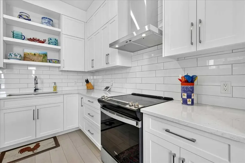 1066 Creekside Boulevard SW Calgary AB T2X 5K6