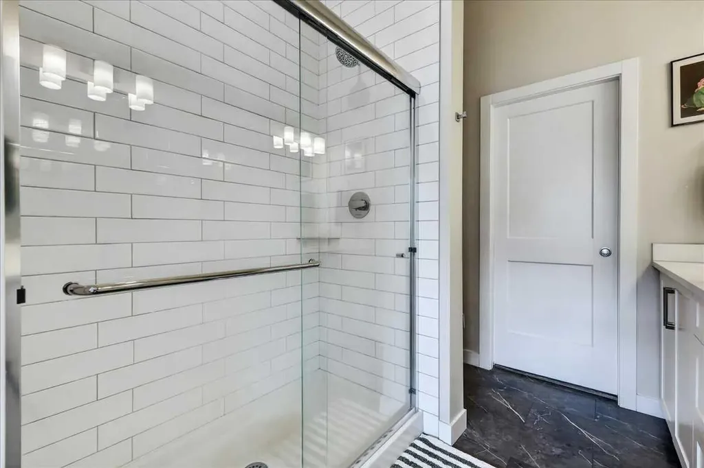 1066 Creekside Boulevard SW Calgary AB T2X 5K6