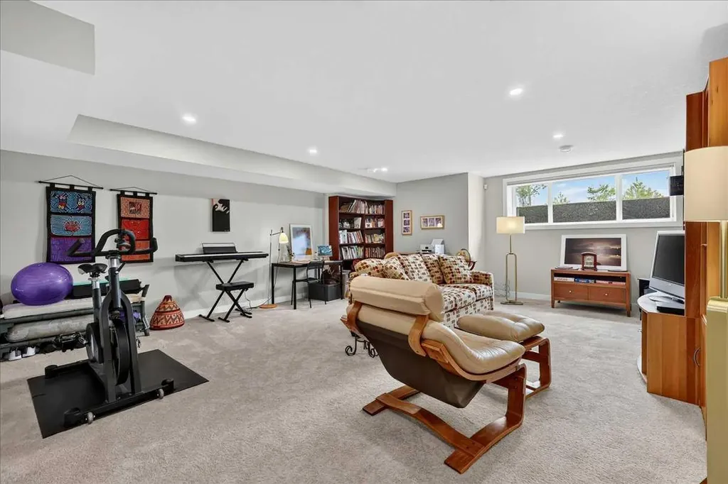 1066 Creekside Boulevard SW Calgary AB T2X 5K6