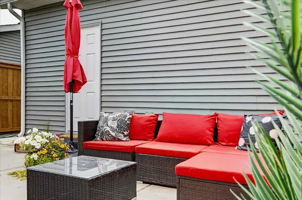 1066 Creekside Boulevard SW Calgary AB T2X 5K6