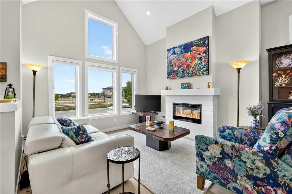 1066 Creekside Boulevard SW Calgary AB T2X 5K6