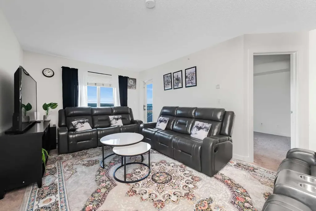 195 Kincora Glen Road NW Calgary AB T3R 0S3