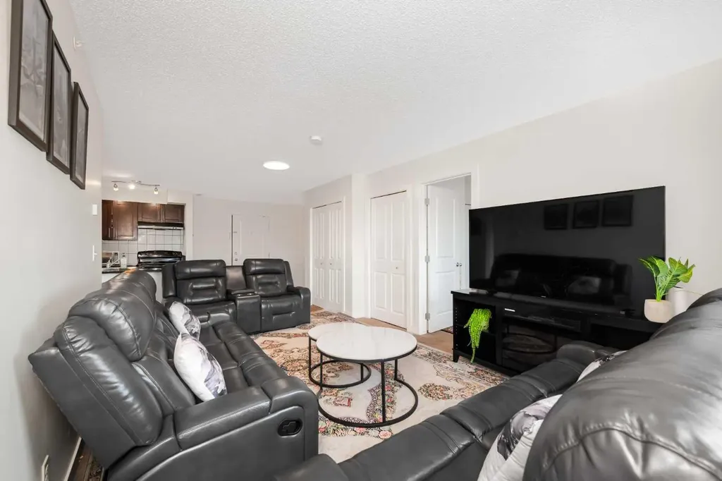 195 Kincora Glen Road NW Calgary AB T3R 0S3