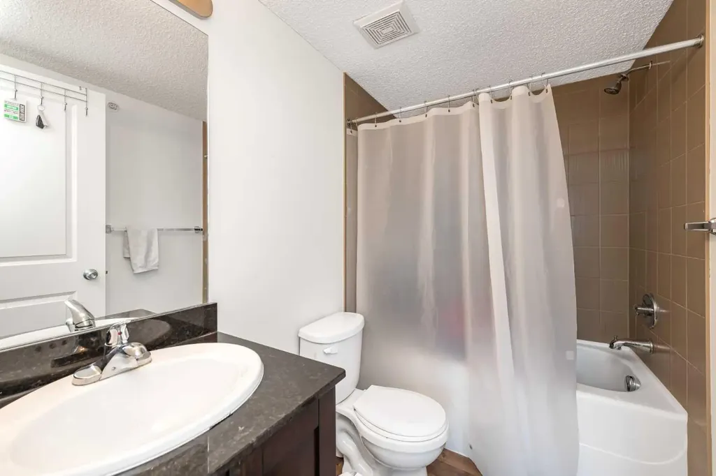 195 Kincora Glen Road NW Calgary AB T3R 0S3