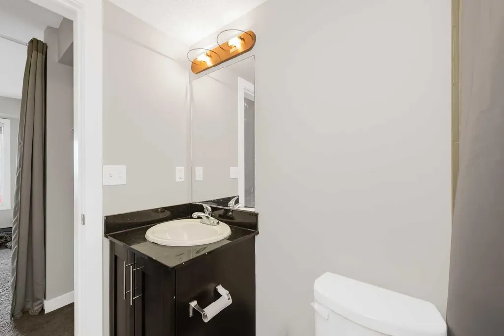 195 Kincora Glen Road NW Calgary AB T3R 0S3