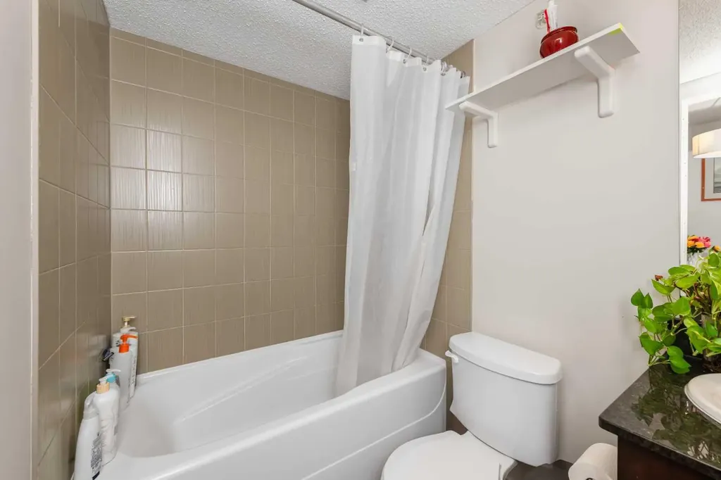 195 Kincora Glen Road NW Calgary AB T3R 0S3