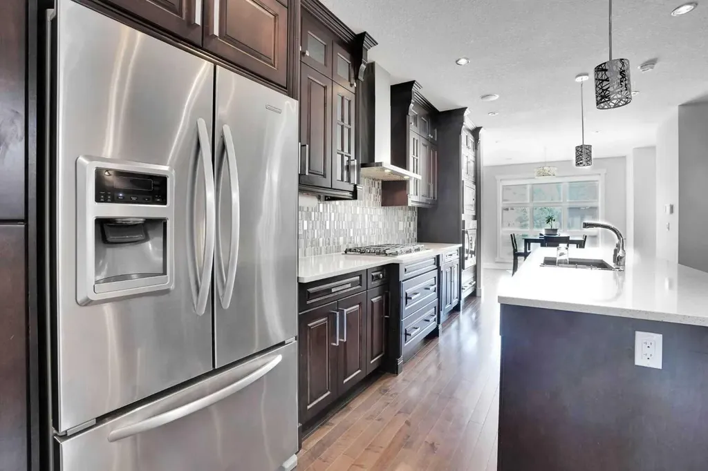 1018 20 Avenue SE Calgary AB T2G 1M6