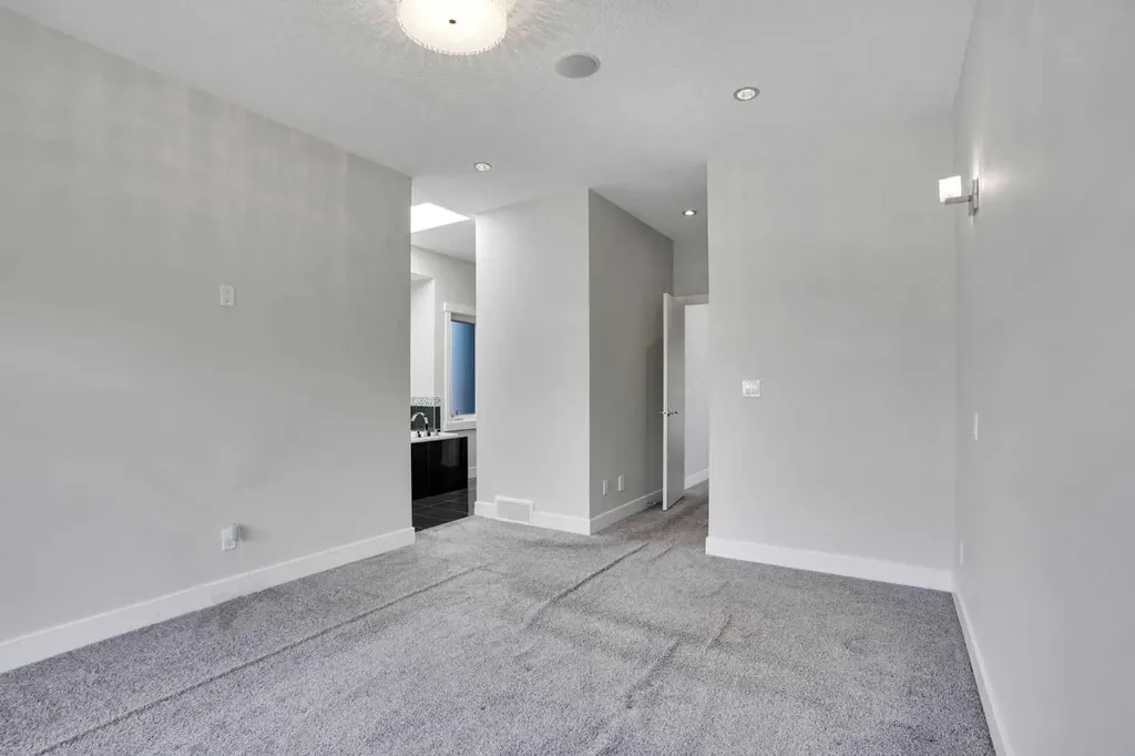 1018 20 Avenue SE Calgary AB T2G 1M6