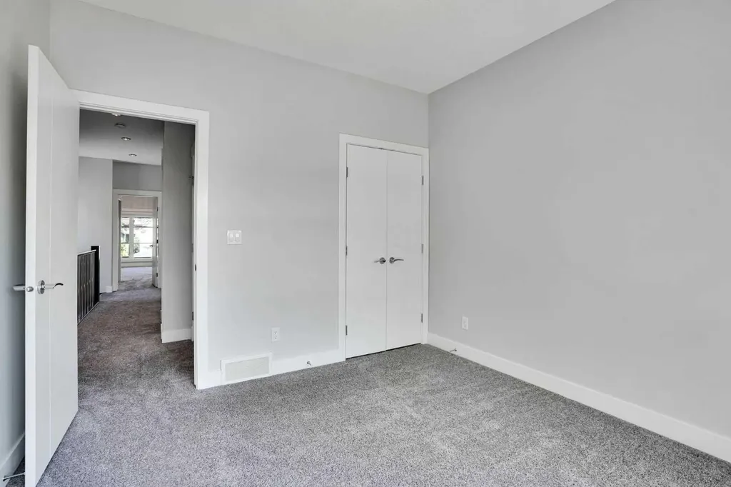 1018 20 Avenue SE Calgary AB T2G 1M6