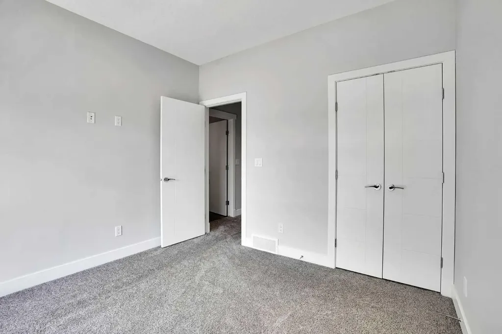 1018 20 Avenue SE Calgary AB T2G 1M6
