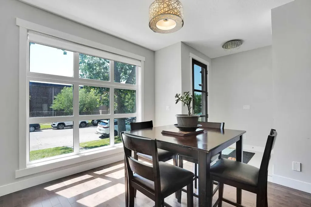 1018 20 Avenue SE Calgary AB T2G 1M6