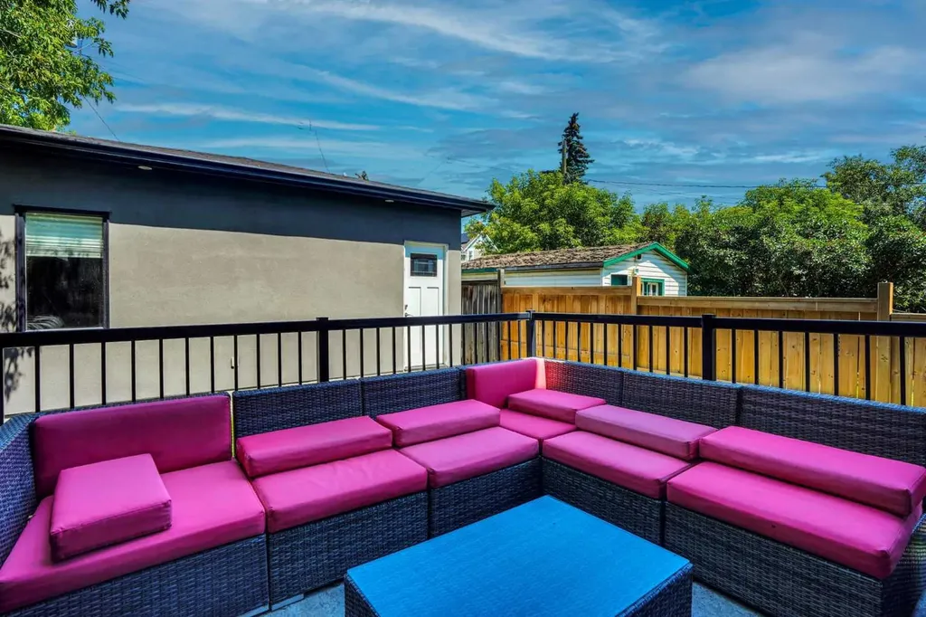 1018 20 Avenue SE Calgary AB T2G 1M6