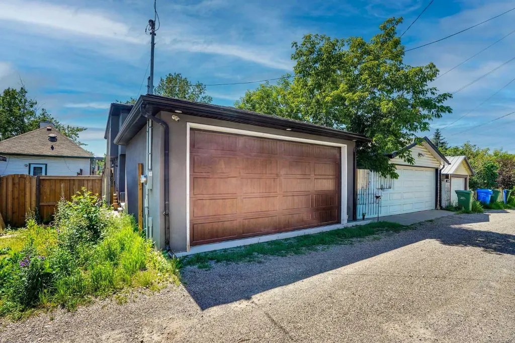1018 20 Avenue SE Calgary AB T2G 1M6