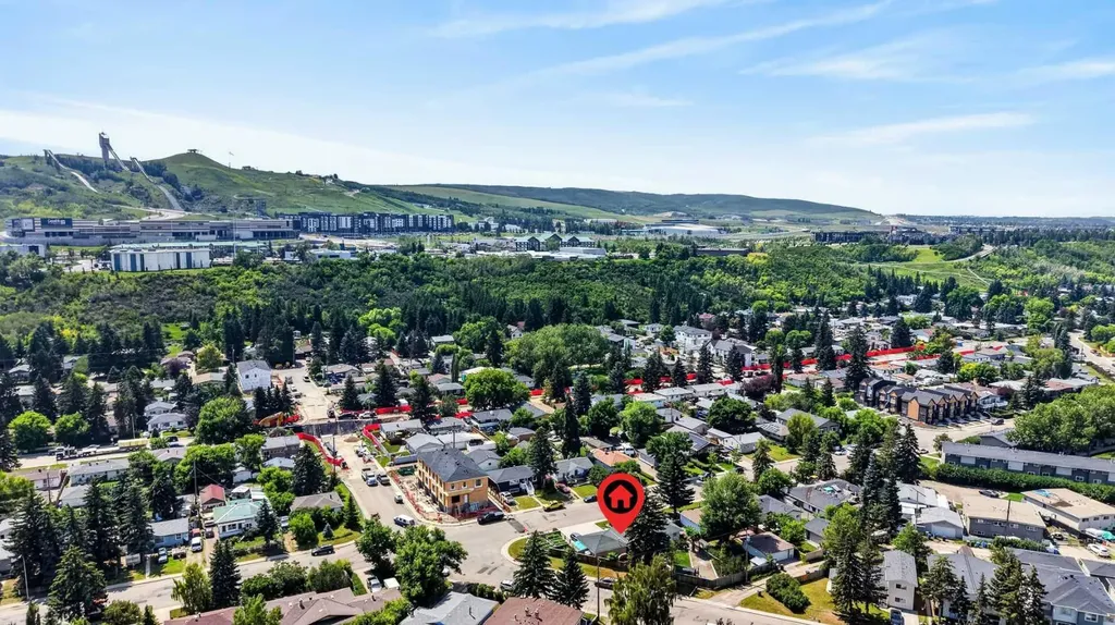 8008 36 Avenue NW Calgary AB T3B 1W3