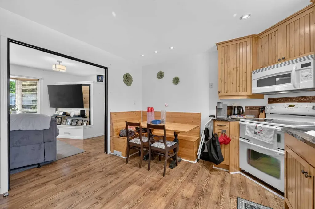 8008 36 Avenue NW Calgary AB T3B 1W3