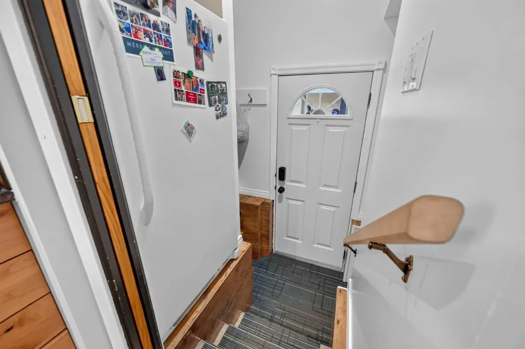 8008 36 Avenue NW Calgary AB T3B 1W3