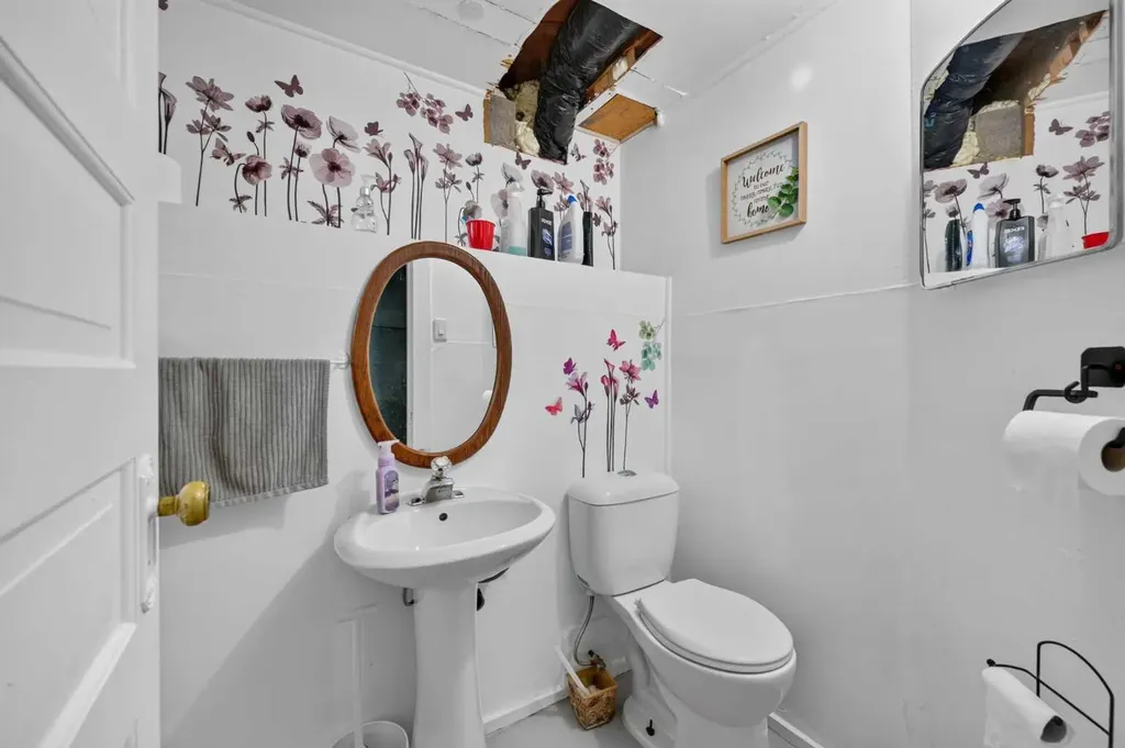 8008 36 Avenue NW Calgary AB T3B 1W3