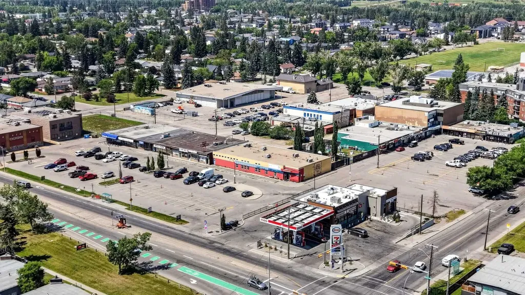 8008 36 Avenue NW Calgary AB T3B 1W3