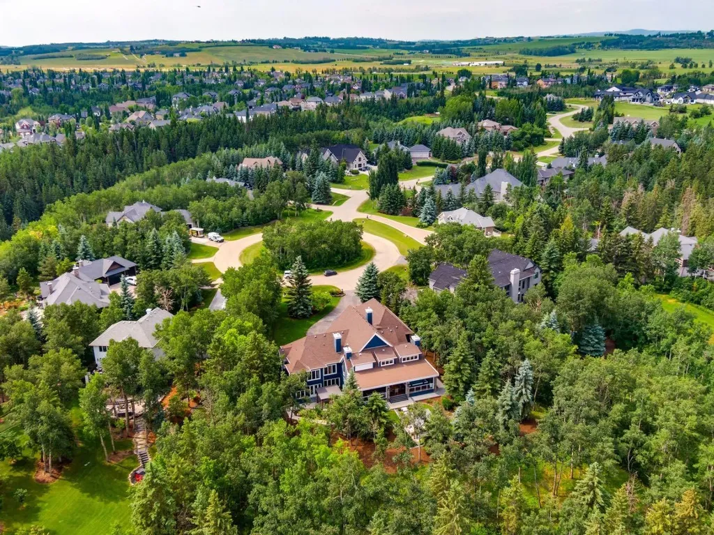 14 Pinehurst Drive Heritage Pointe AB T1S 4J3