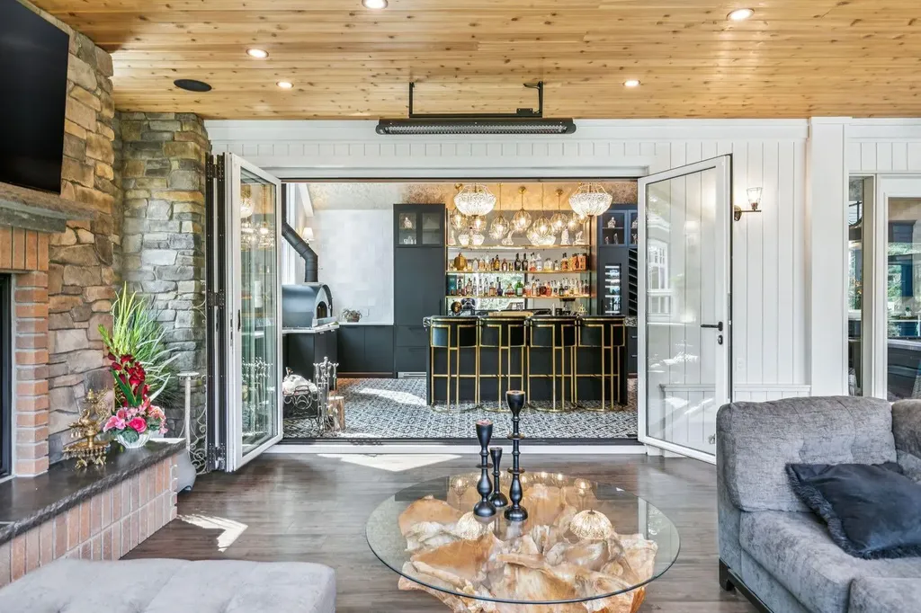14 Pinehurst Drive Heritage Pointe AB T1S 4J3