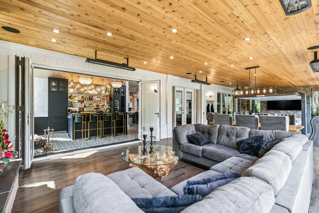 14 Pinehurst Drive Heritage Pointe AB T1S 4J3