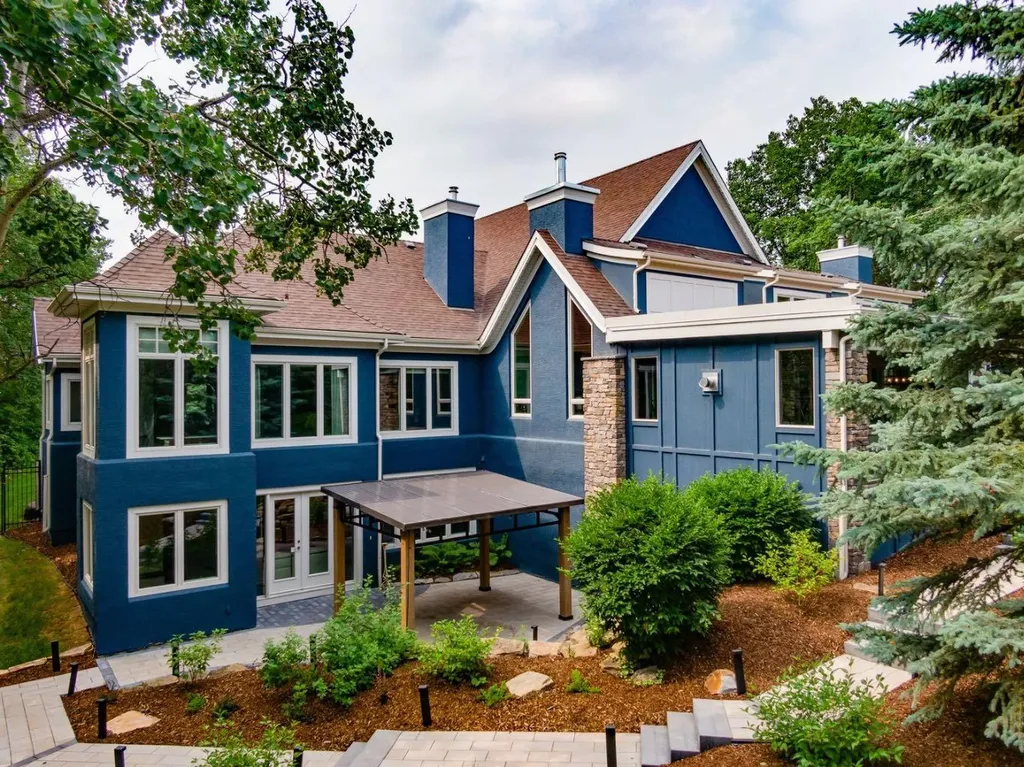 14 Pinehurst Drive Heritage Pointe AB T1S 4J3