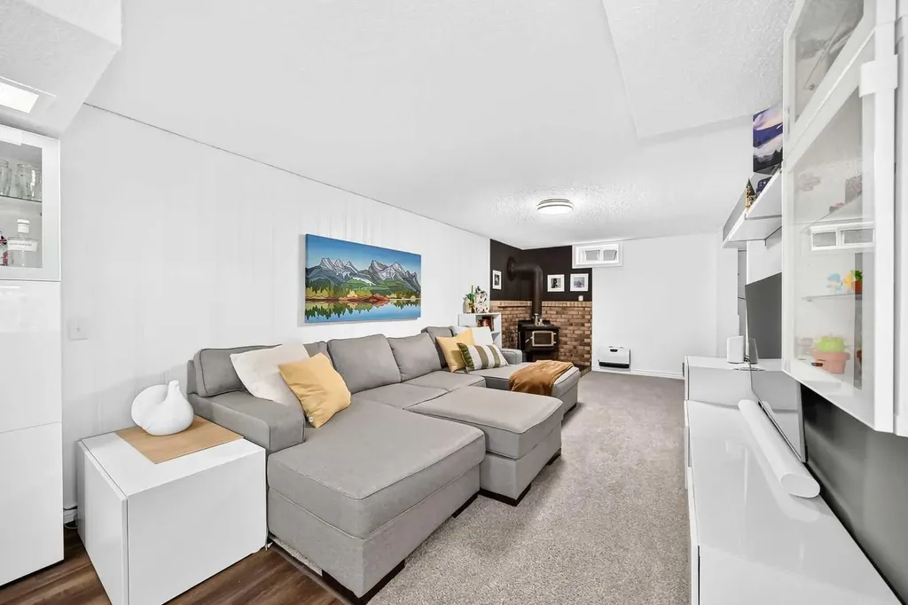 8632 Atlas Drive SE Calgary AB T2H 1R3