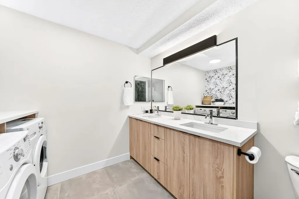 80 Glamis Drive SW Calgary AB T3A6T7