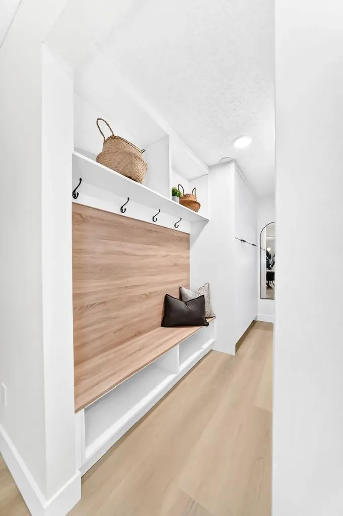 80 Glamis Drive SW Calgary AB T3A6T7
