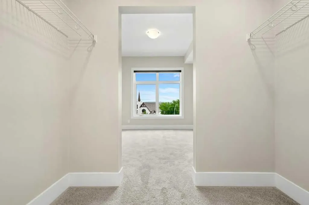 1702 17 Avenue SW Calgary AB T2T 0E7