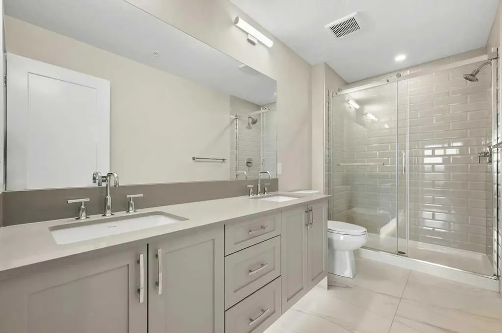 1702 17 Avenue SW Calgary AB T2T 0E7
