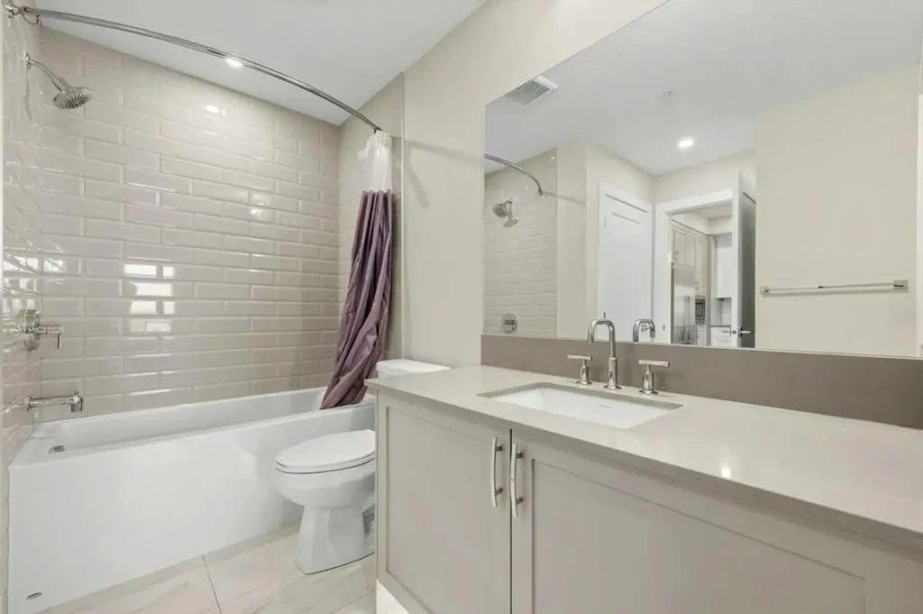 1702 17 Avenue SW Calgary AB T2T 0E7