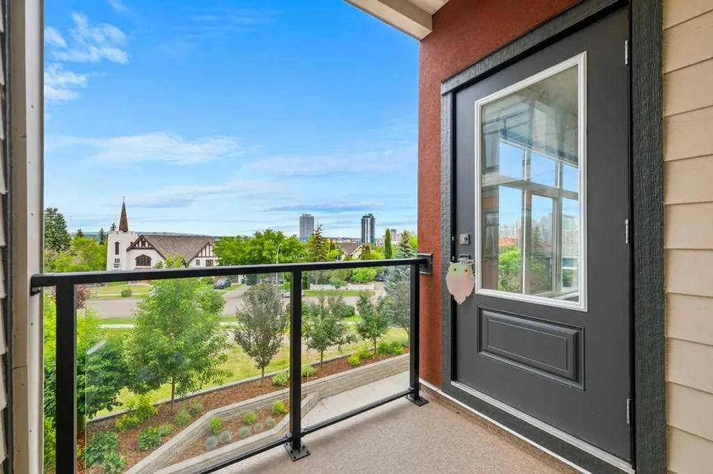 1702 17 Avenue SW Calgary AB T2T 0E7