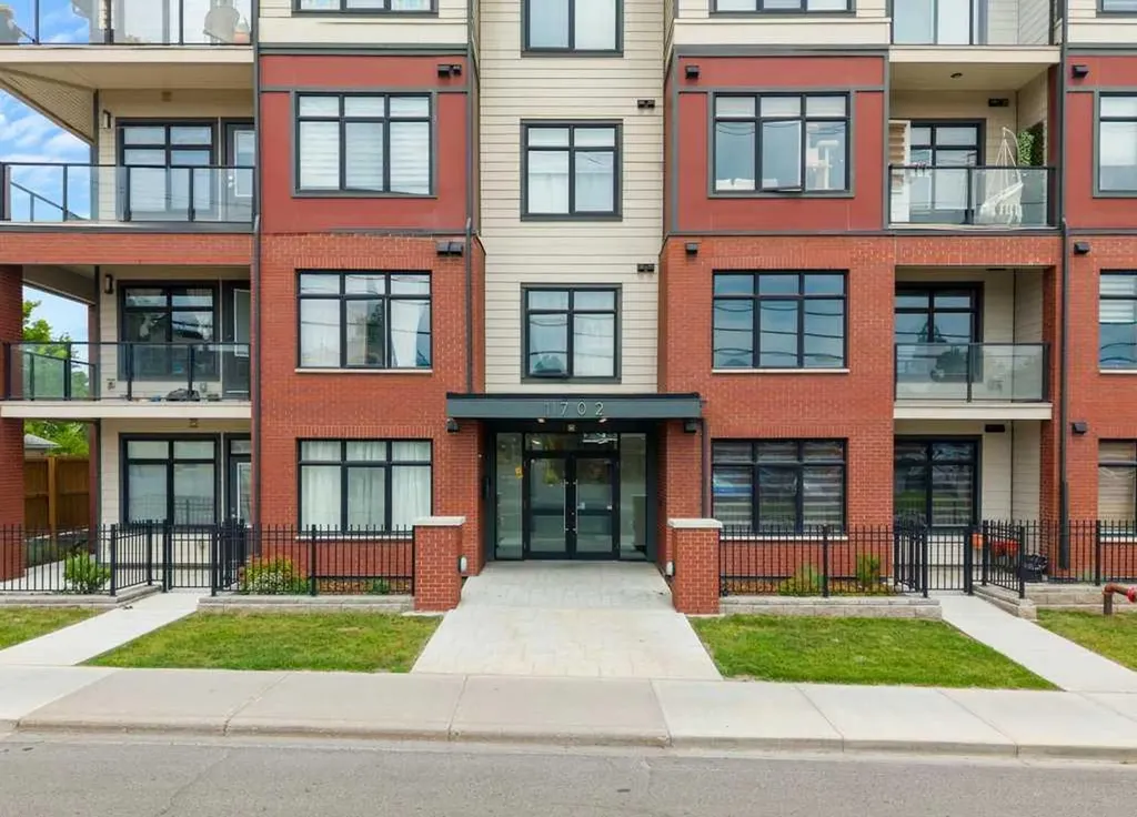 1702 17 Avenue SW Calgary AB T2T 0E7