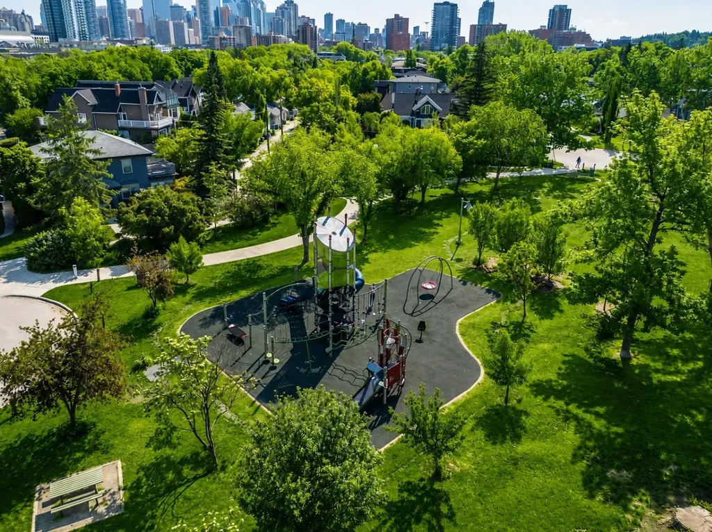 1702 17 Avenue SW Calgary AB T2T 0E7